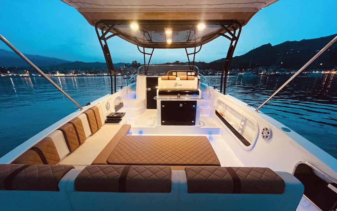 Saver 33, 10.21m Saver — luxury yacht for charter 5