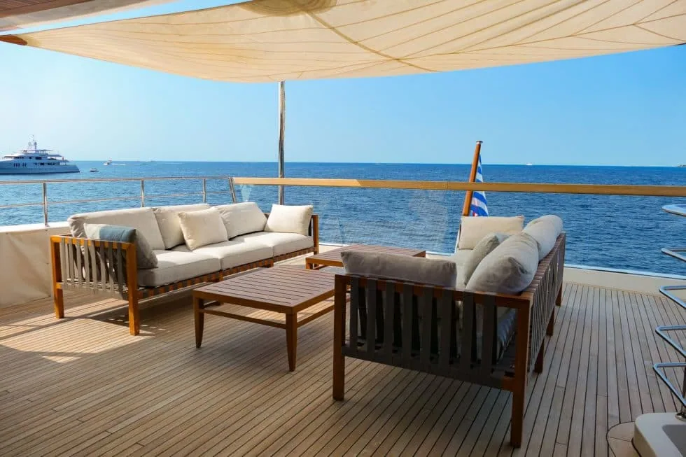 Tiny Wave — luxury yacht for charter 4