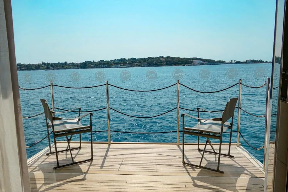 Tiny Wave — luxury yacht for charter 5